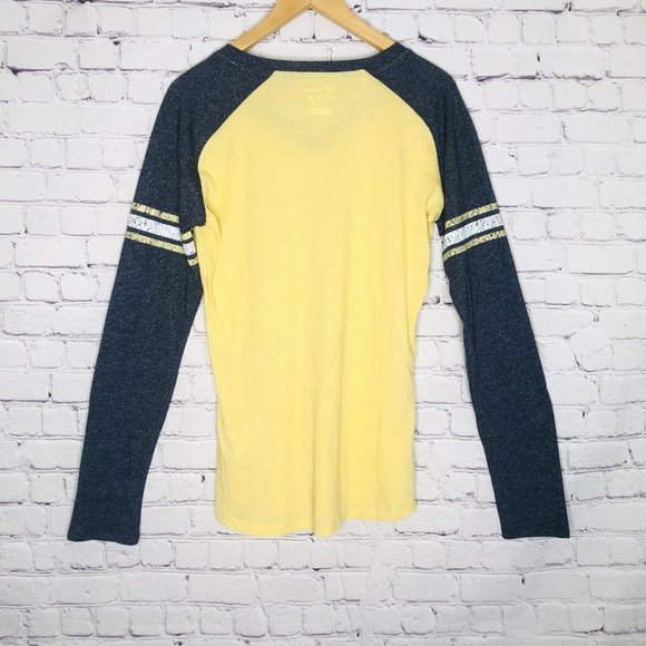 Georgia Tech University Yellow Jackets Size L Fit - Picture 2 of 8